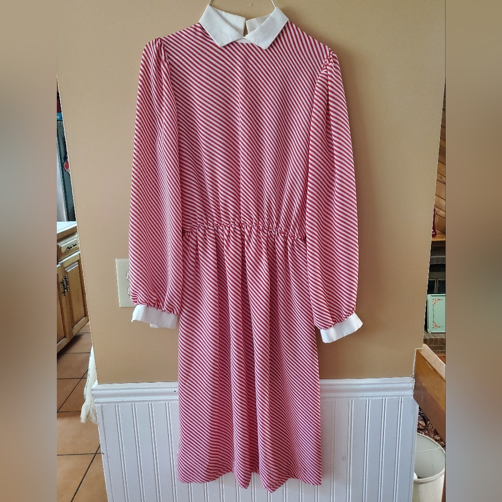 Vintage red and white striped dress candy striper white Peter Pan collar